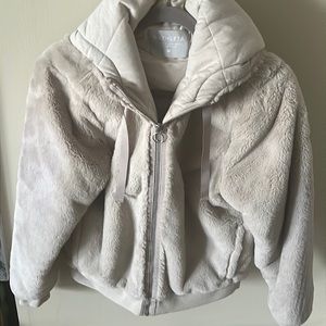 NNW AHLETA zip up soft hooded jacket